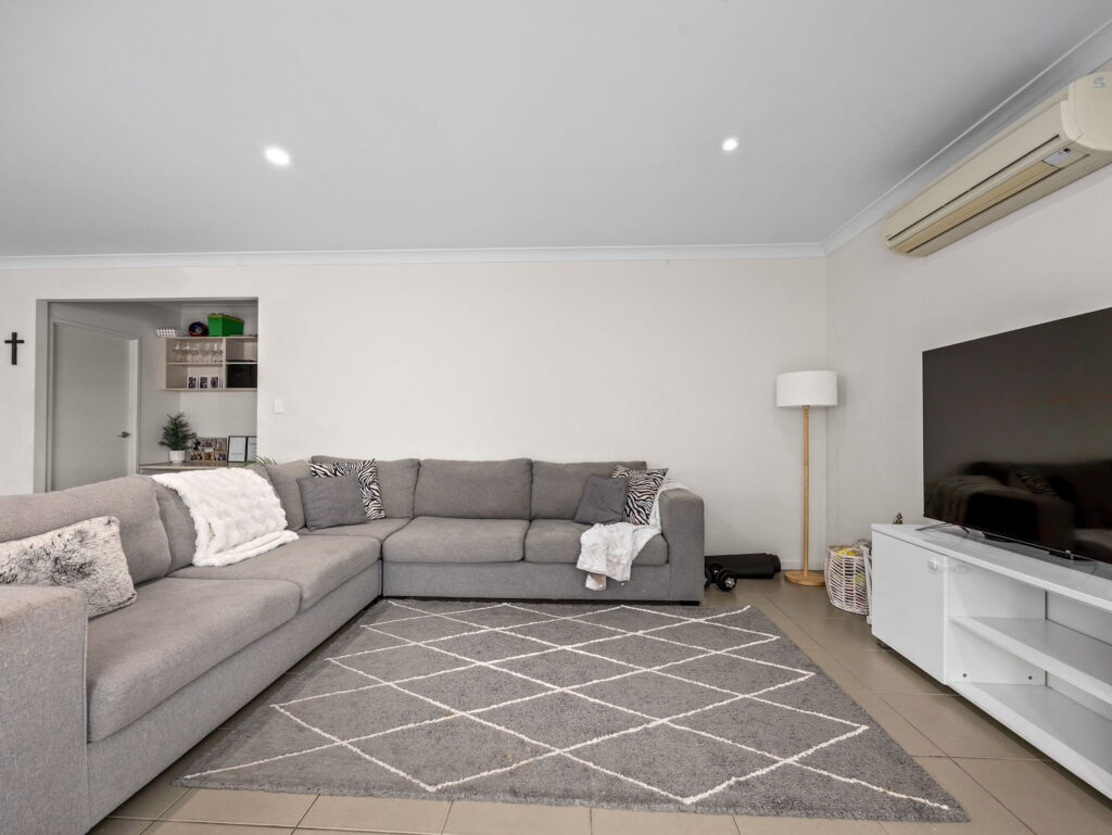 House-Redbank Plains-QLD-R2-5049894