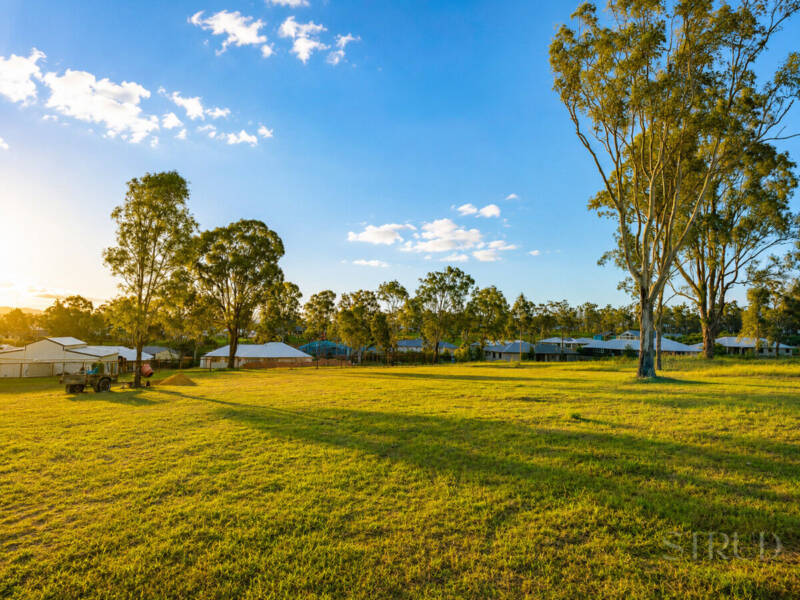 15 Killara Place, Kensington Grove, QLD 4341 AUS