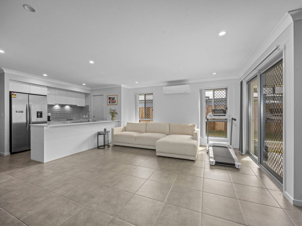 73 Whitby Circuit, Jimboomba, QLD 4280