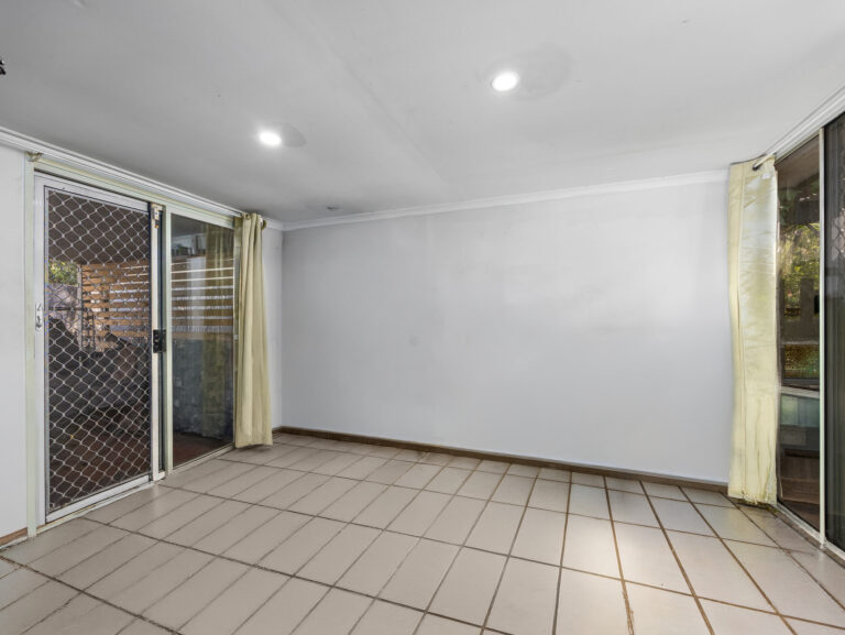 House-Dinmore-QLD-R2-4990860