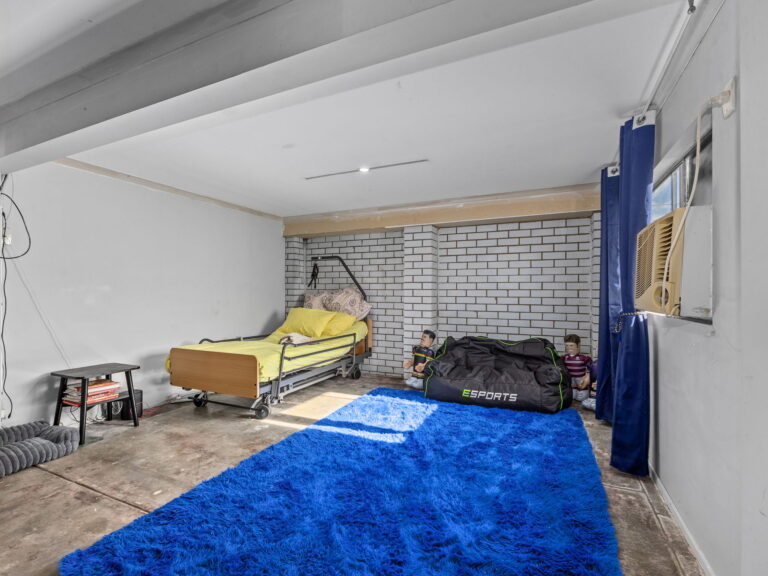 House-R2-5120601
