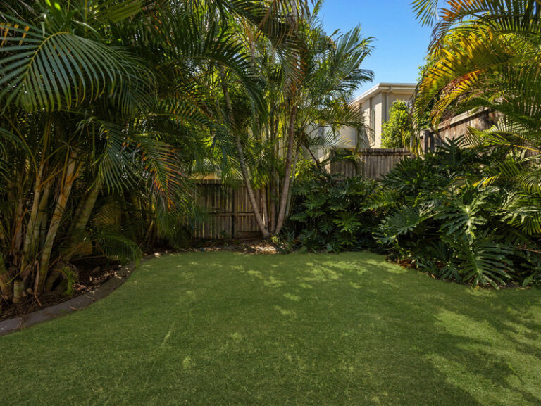 8 Hyde Avenue, Springfield Lakes, QLD 4300
