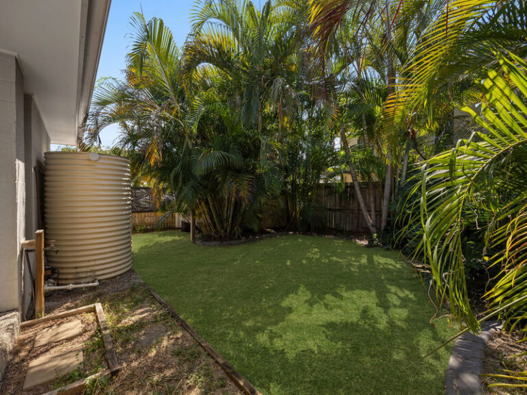 8 Hyde Avenue, Springfield Lakes, QLD 4300