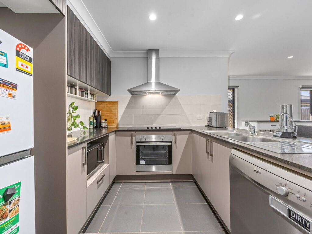 9 Maudsley Crescent, Collingwood Park QLD 4301