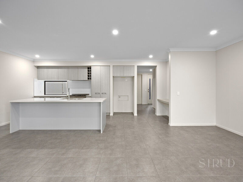 35 Mapleton Street, South Ripley, QLD 4306 Australia