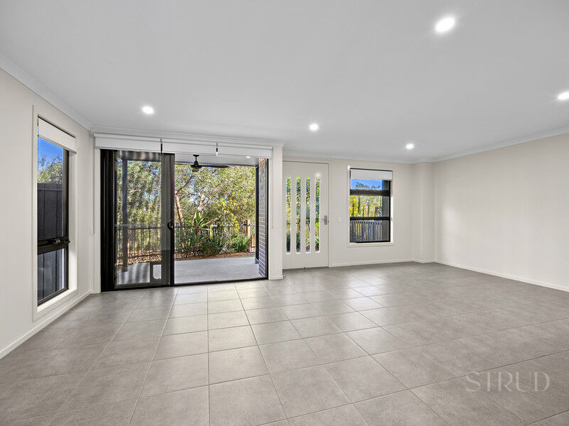 35 Mapleton Street, South Ripley, QLD 4306 Australia