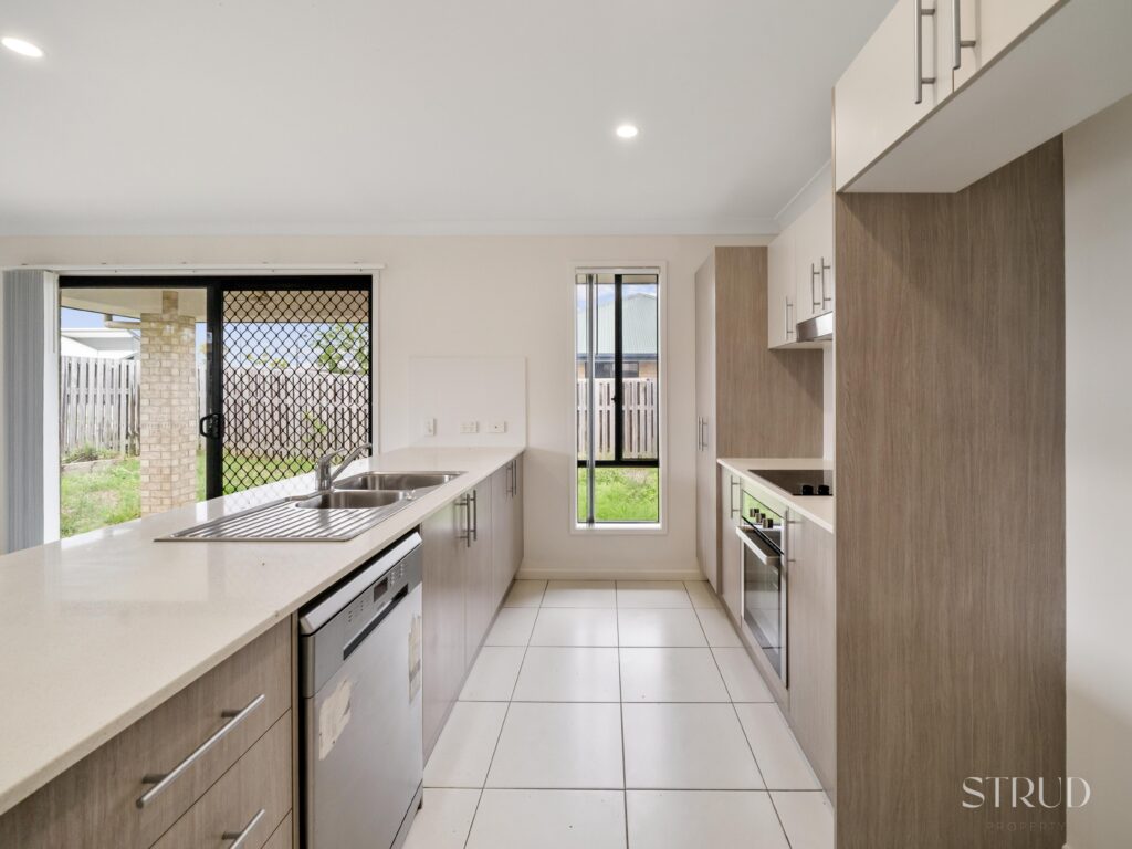 2/33 Shelley St, Redbank Plains, QLD 4301