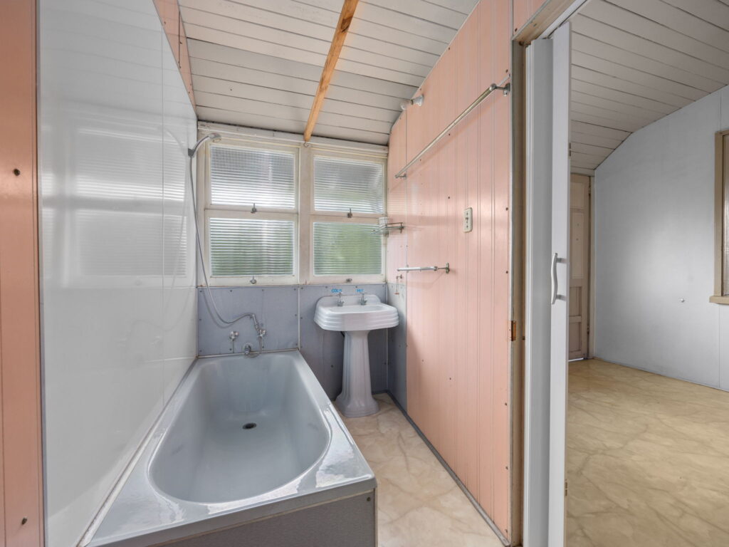 21 The Terrace, North Ipswich, QLD 4305
