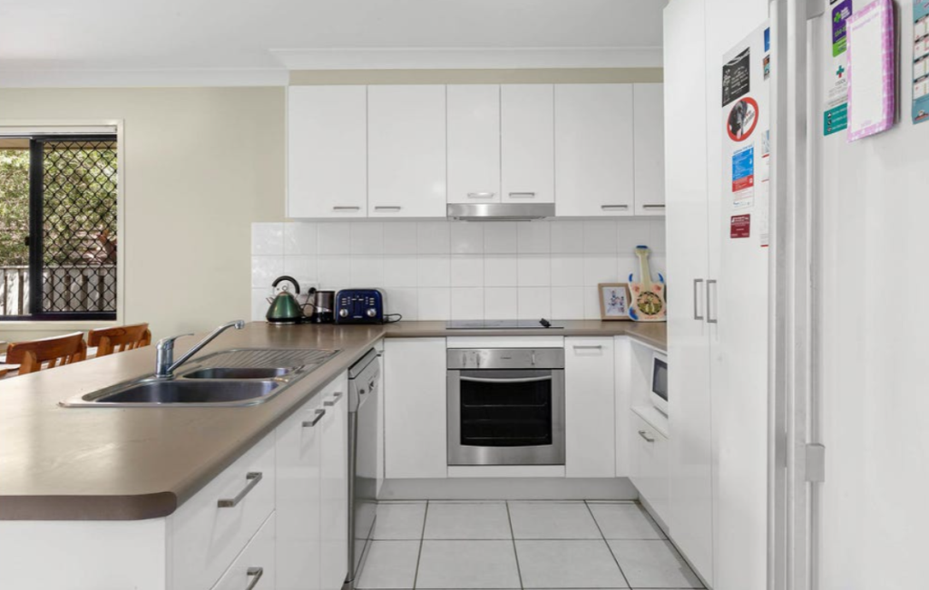 268 Alawoona Street, Redbank Plains, QLD 4301