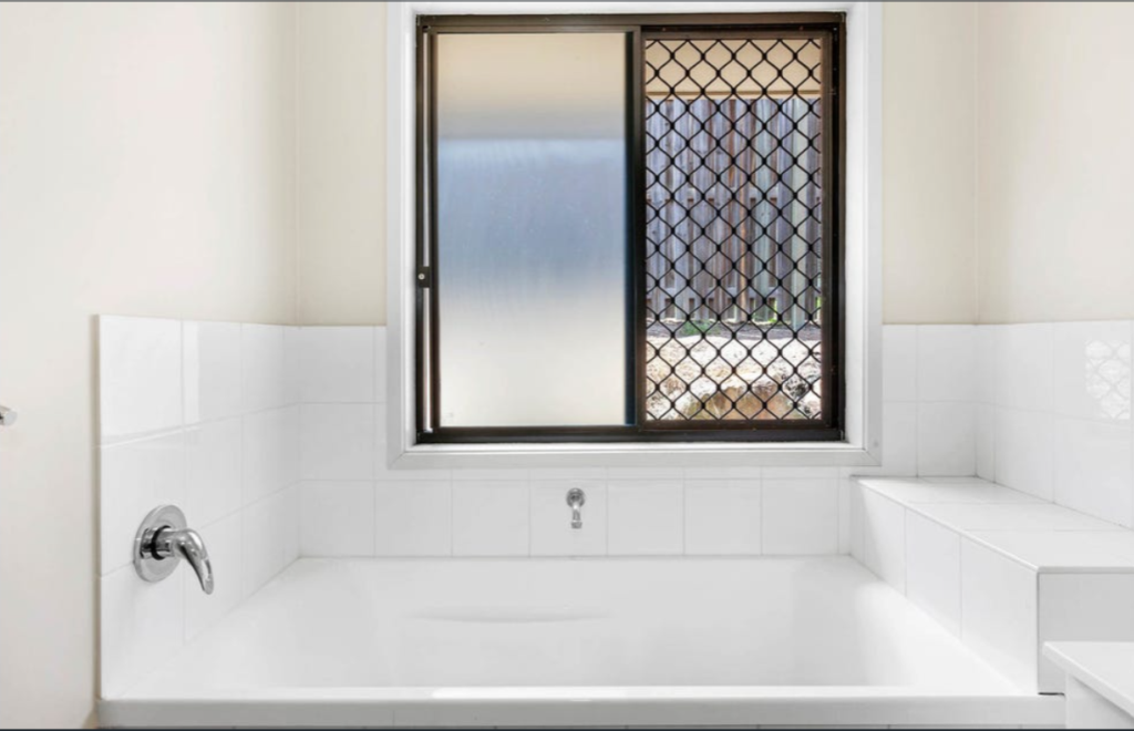 268 Alawoona Street, Redbank Plains, QLD 4301