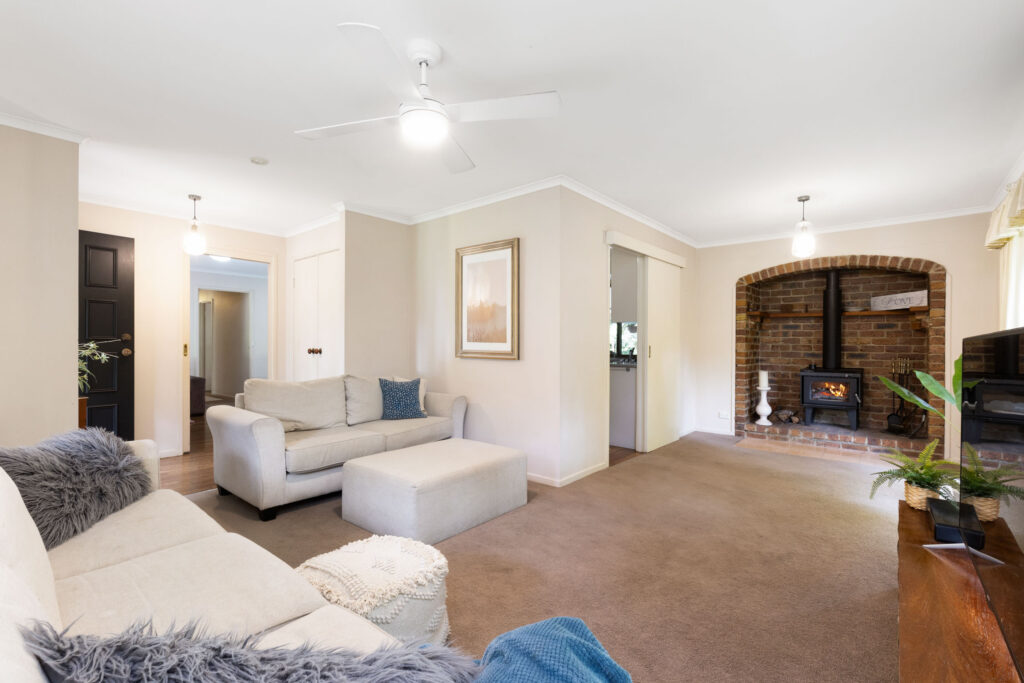 16 Elanora Way, Karalee QLD 4306