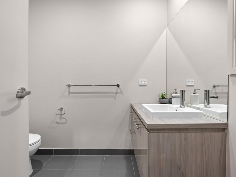 15 Troost Circuit, Bellbird Park, QLD 4300