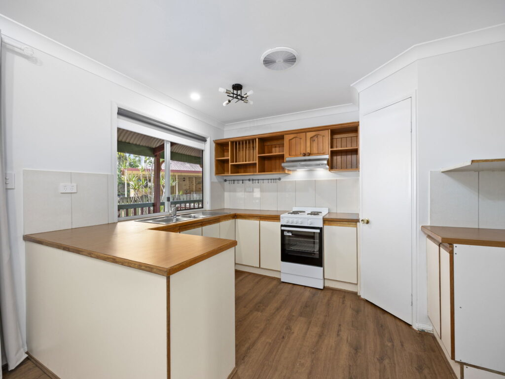 25 Falvey Crescent, Goodna, QLD 4300