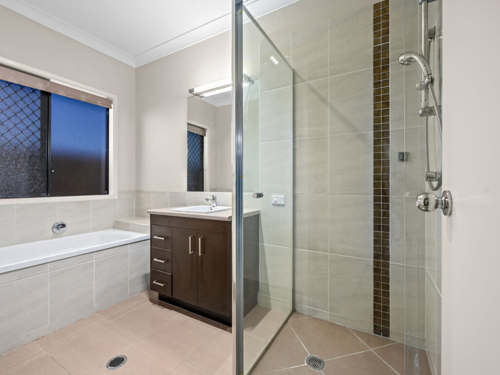 1 Wylie Court, Springfield Lakes, QLD 4300