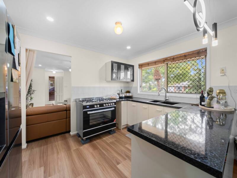 207 Eagle Street, Collingwood Park, QLD 4301