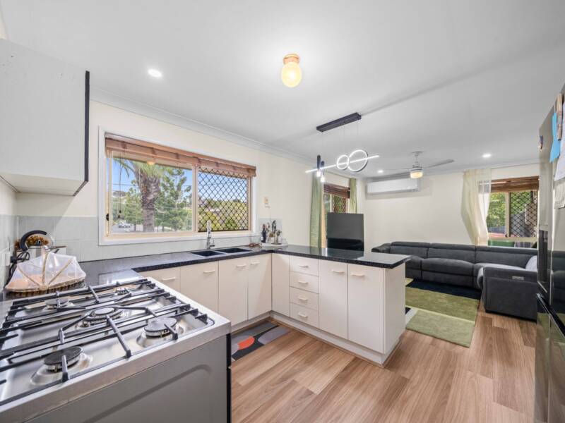 207 Eagle Street, Collingwood Park, QLD 4301