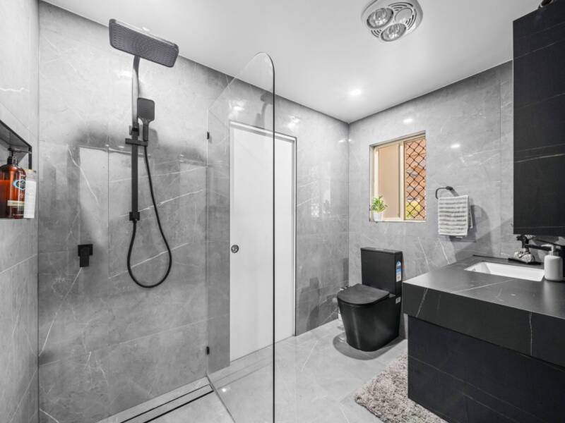207 Eagle Street, Collingwood Park, QLD 4301