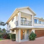 House-Labrador-QLD-IRE5661882