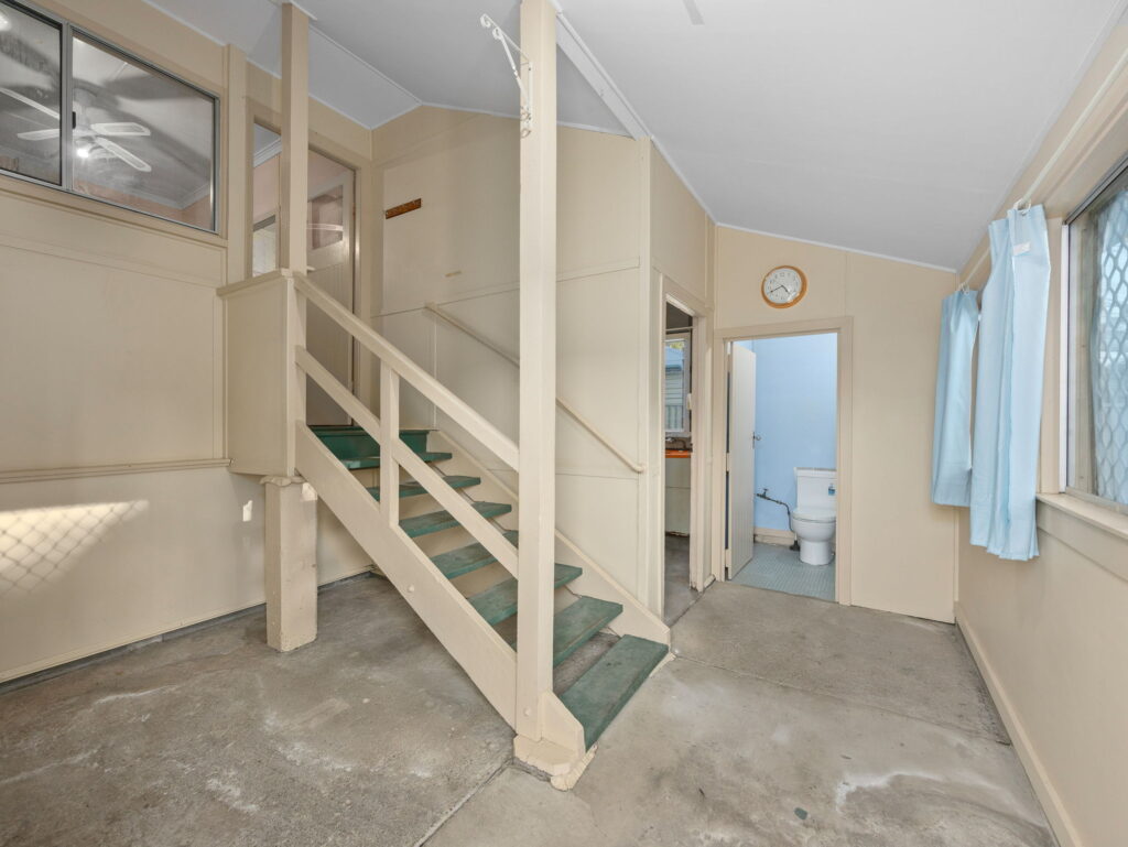 19 Russell St, Silkstone, QLD 4304