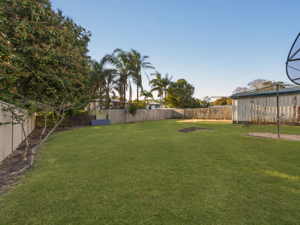 19 Russell St, Silkstone, QLD 4304