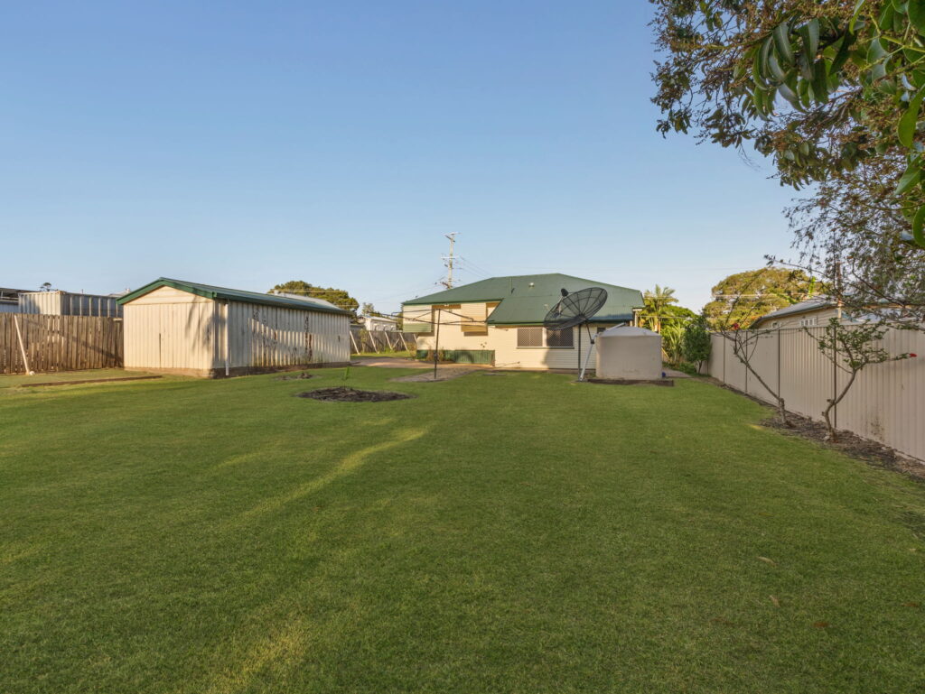 19 Russell St, Silkstone, QLD 4304