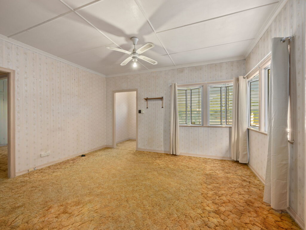 19 Russell St, Silkstone, QLD 4304