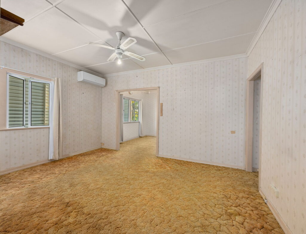 19 Russell St, Silkstone, QLD 4304