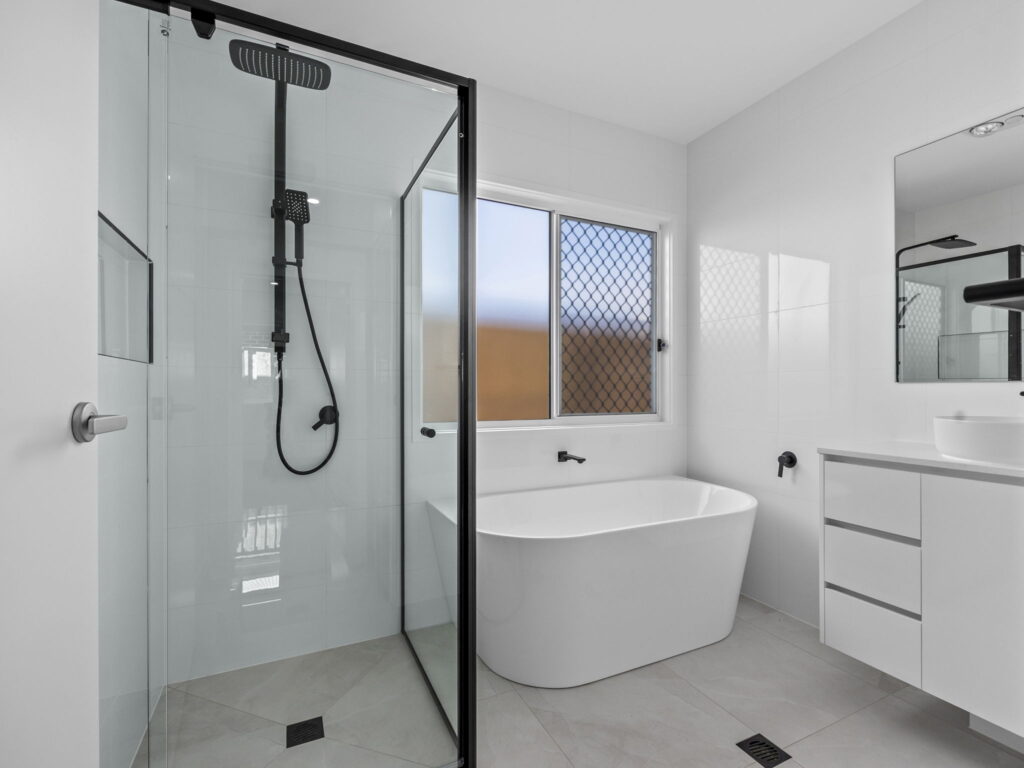 15 Helios St, White Rock, QLD 4306
