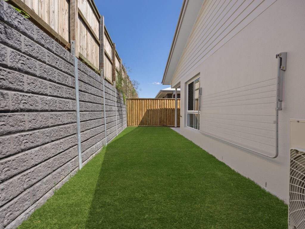 15 Helios St, White Rock, QLD 4306