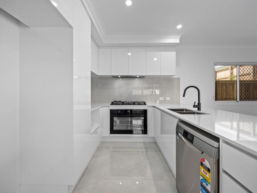 15 Helios St, White Rock, QLD 4306