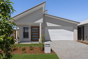 15 Helios St, White Rock, QLD 4306
