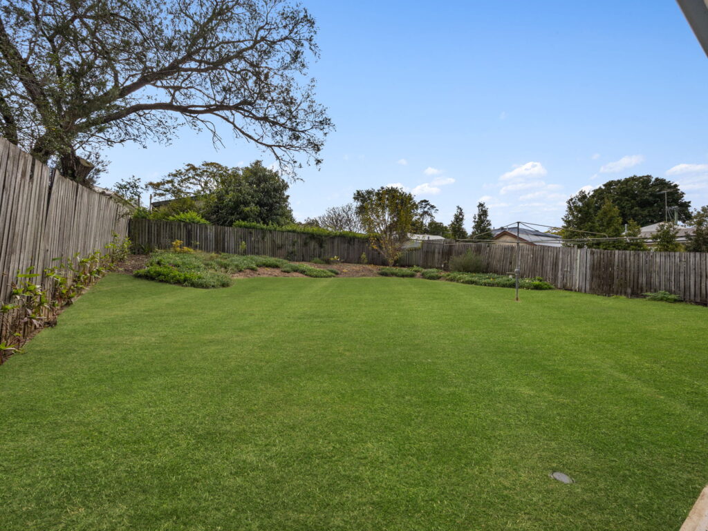 16 Gilliver Street, Eastern Heights, QLD 4305