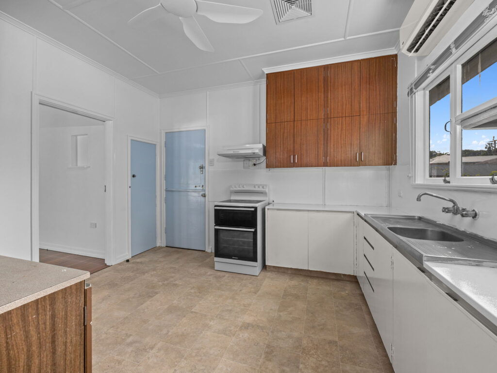 16 Gilliver Street, Eastern Heights, QLD 4305