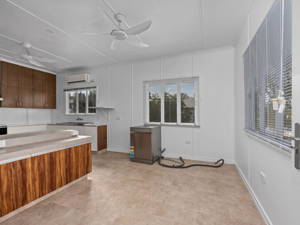 16 Gilliver Street, Eastern Heights, QLD 4305