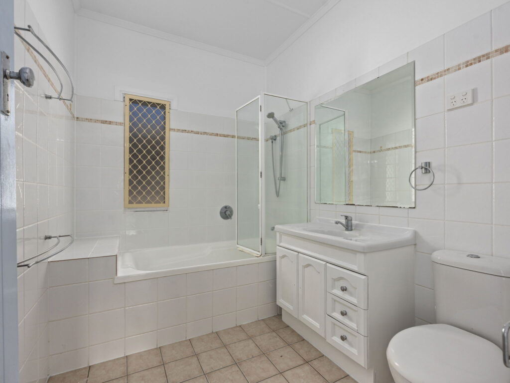 16 Gilliver Street, Eastern Heights, QLD 4305