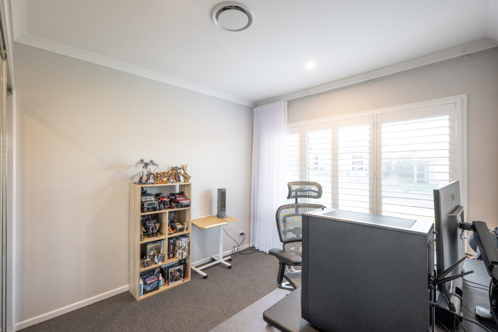19 Leiper St, Bellbird Park QLD 4300