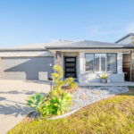 19 Leiper St, Bellbird Park QLD 4300