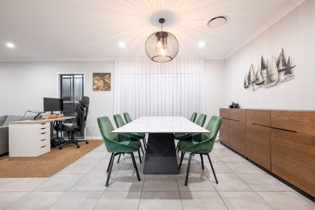 19 Leiper St, Bellbird Park QLD 4300