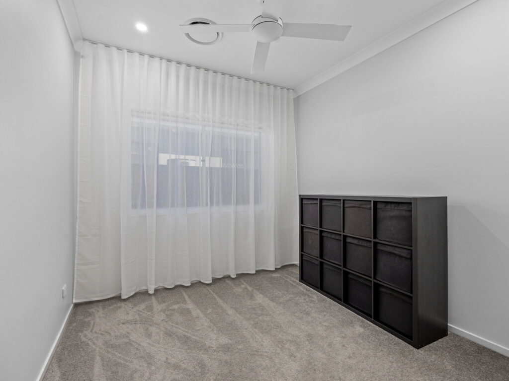 10 Greenlink St, DEEBING HEIGHTS QLD 4306