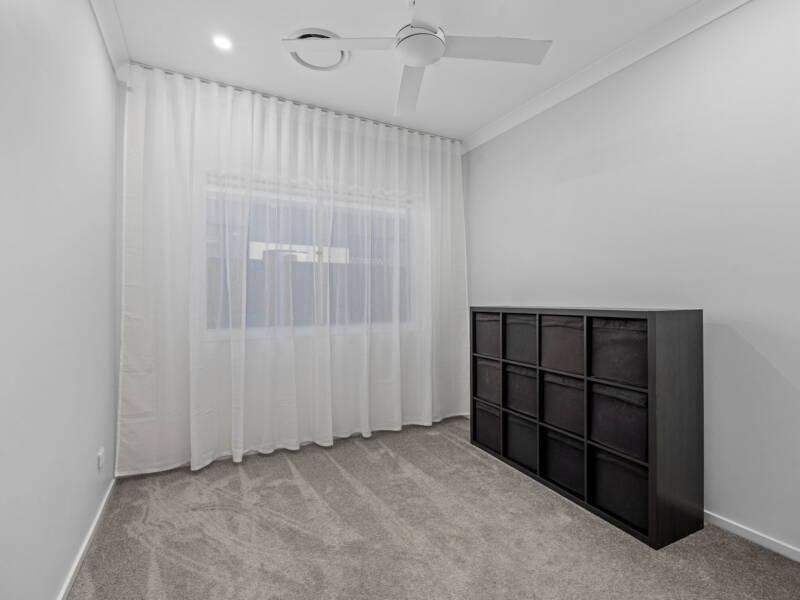 10 Greenlink St, DEEBING HEIGHTS, QLD 4306 AUS
