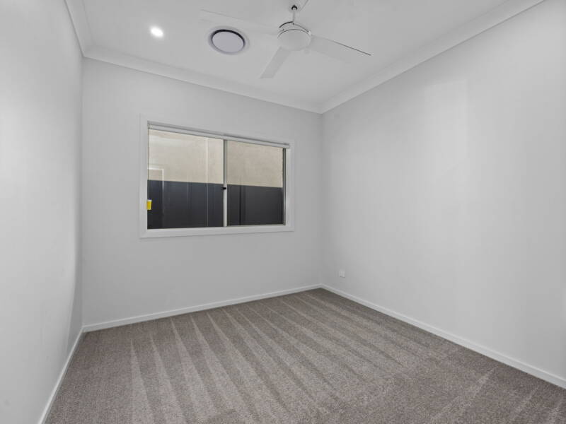 10 Greenlink St, DEEBING HEIGHTS, QLD 4306 AUS