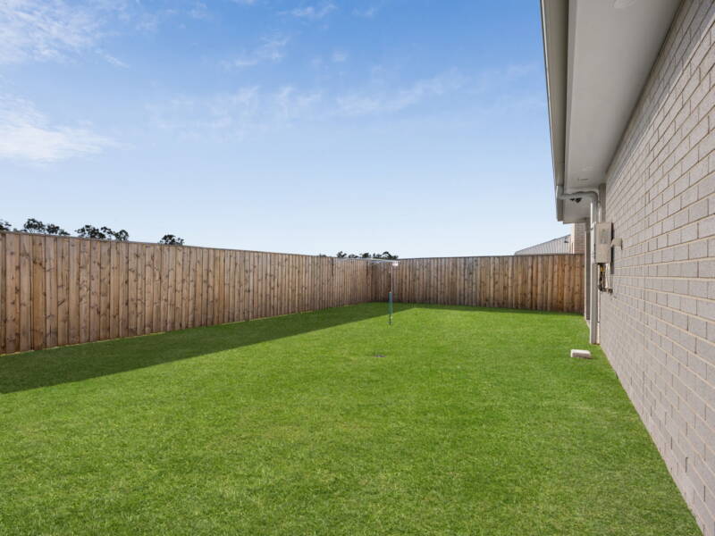 10 Greenlink St, DEEBING HEIGHTS, QLD 4306 AUS