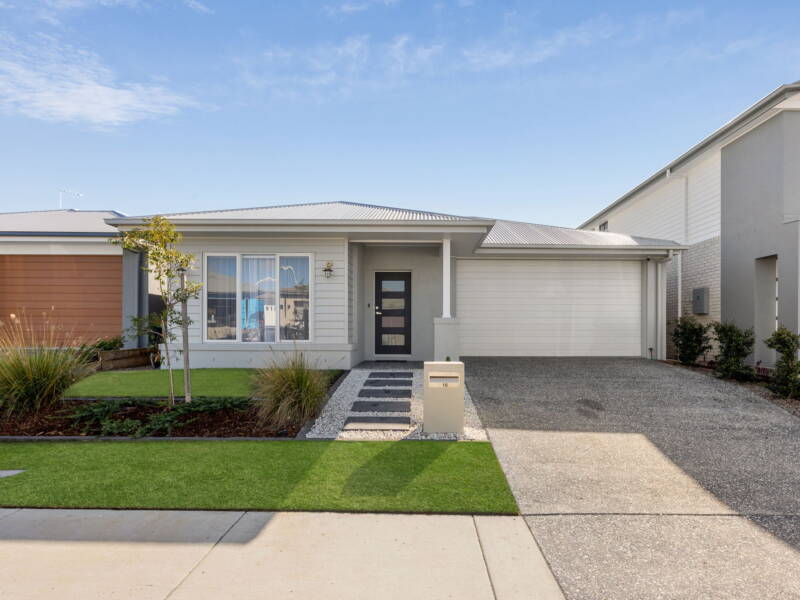 10 Greenlink St, DEEBING HEIGHTS, QLD 4306 AUS