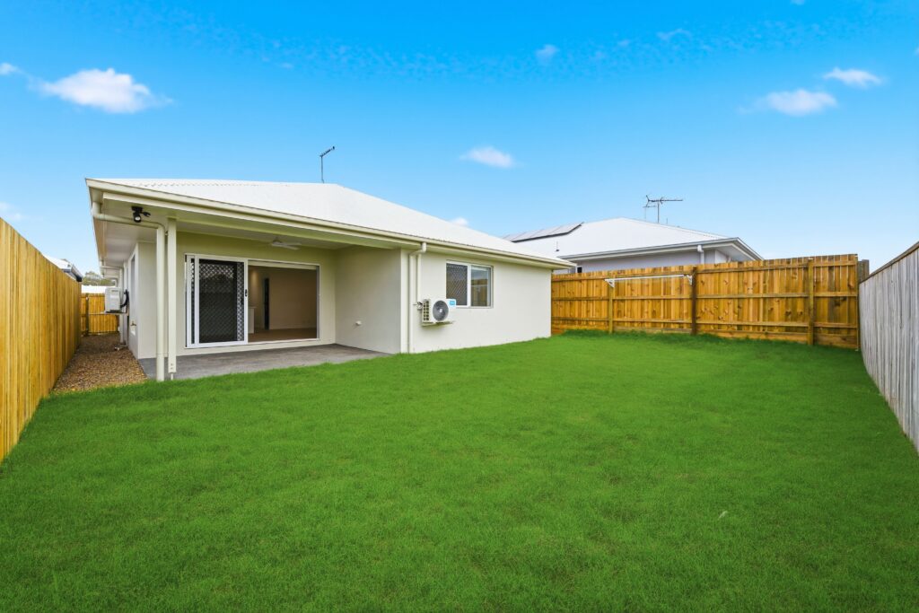 13 Langa St, White Rock QLD 4306