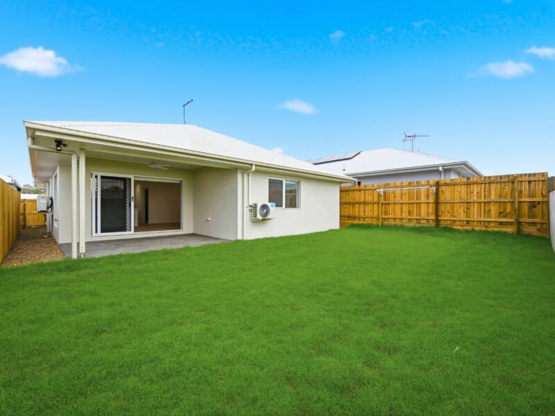 13 Langa St, White Rock, QLD 4306 Australia