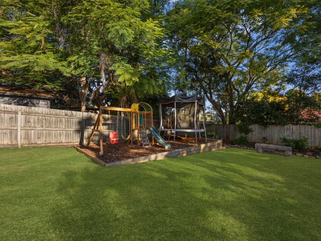 22 Pine Mountain Rd, North Ipswich QLD 4305