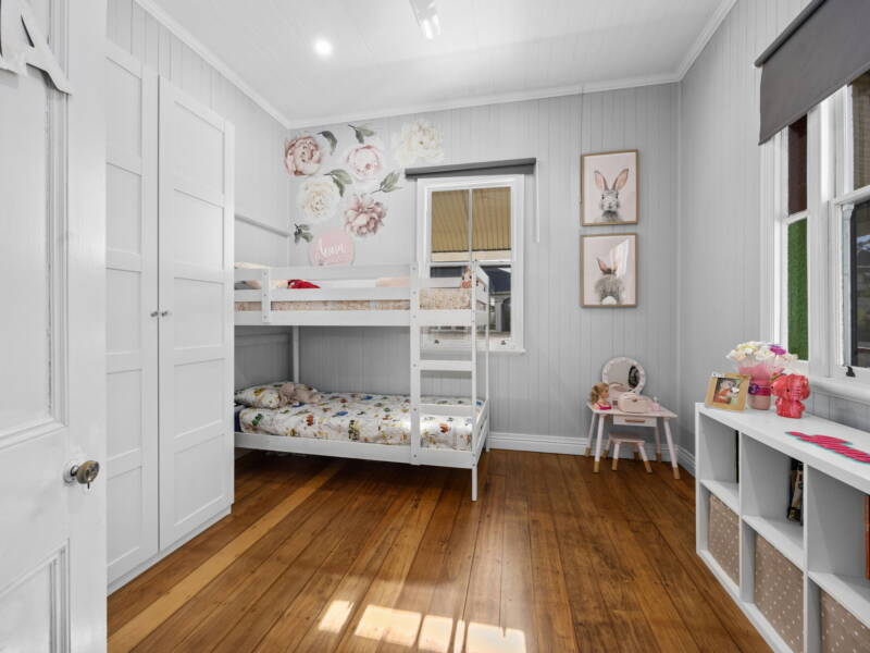 22 Pine Mountain Rd, North Ipswich, QLD 4305 Australia