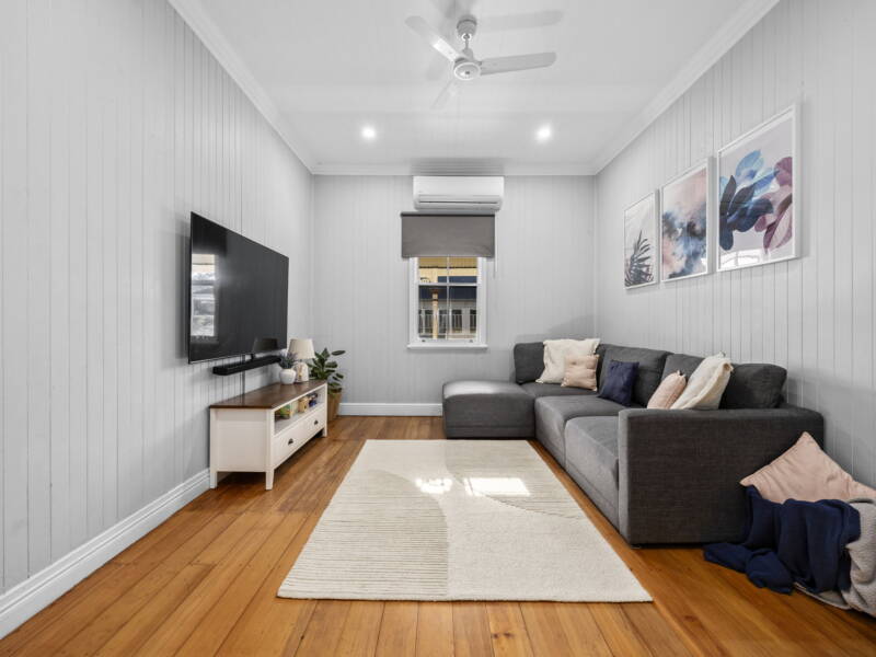 22 Pine Mountain Rd, North Ipswich, QLD 4305 Australia