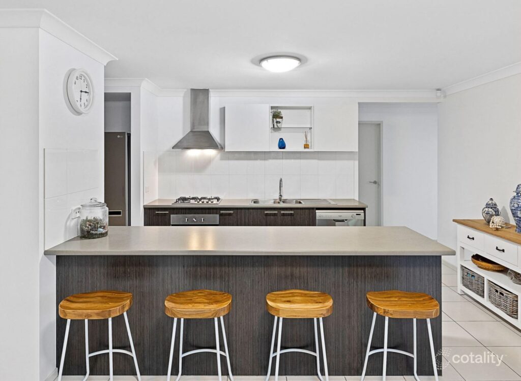 77 Valentine Circuit, Augustine Heights, QLD 4300