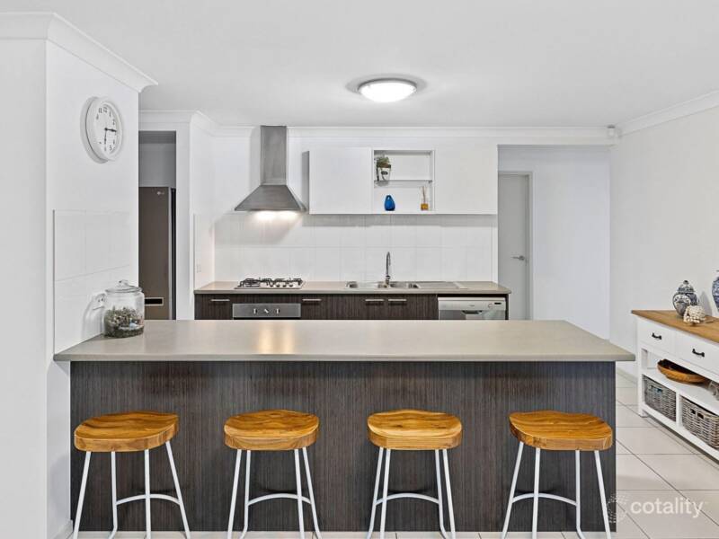 77 Valentine Circuit, Augustine Heights, QLD 4300